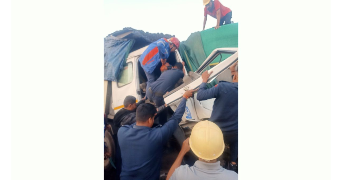 AM/NS India’s fire team rescues dumper truck driver from mangled cabin after accident